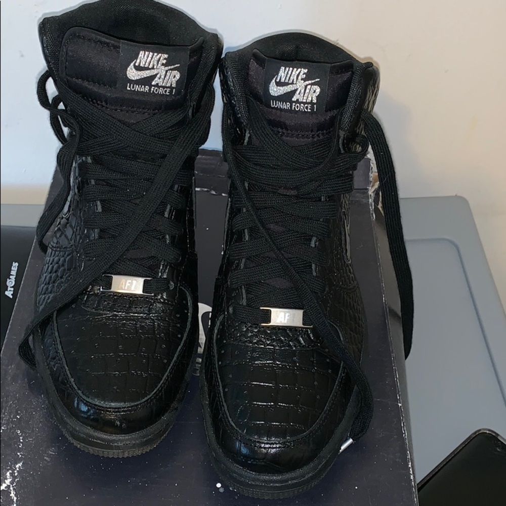 Women Nike Air Force wedge sneakers snake skin